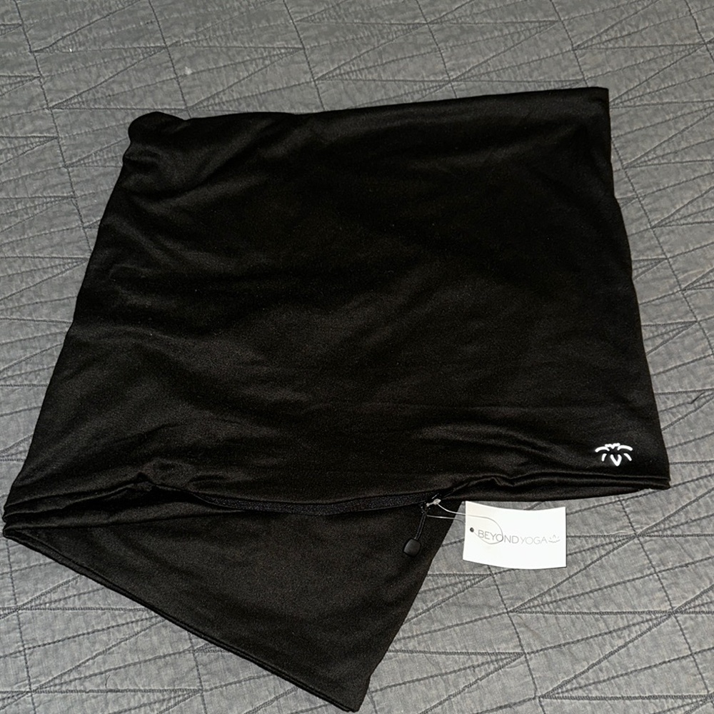 Beyond Yoga Infinity Black Scarf